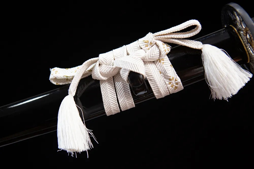 White tassel coarse cotton sage cord close-up