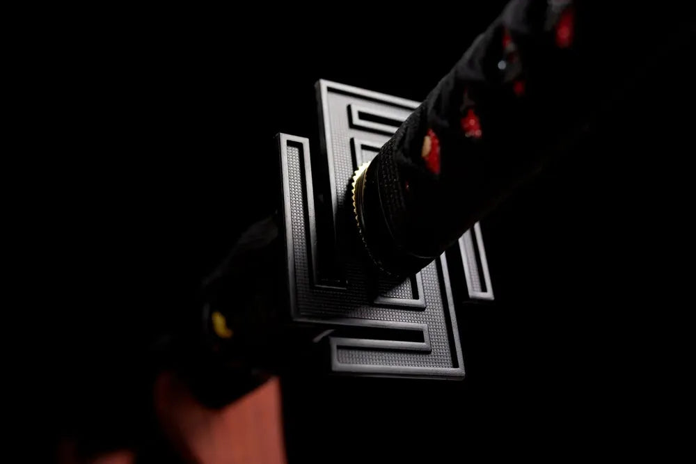 Reverse side layered pattern black alloy tsuba black set