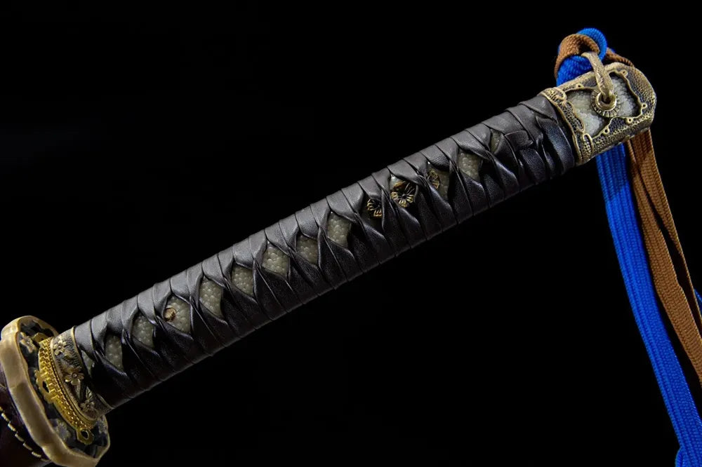 Full leather wrapped tsuka front view