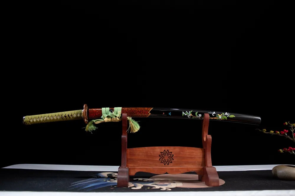 Horizontal laid closed matte silver wind grain samurai sword