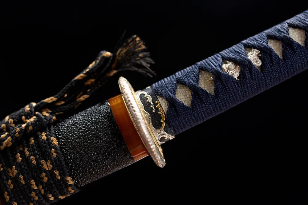 Silver carved dragon grip ring close view