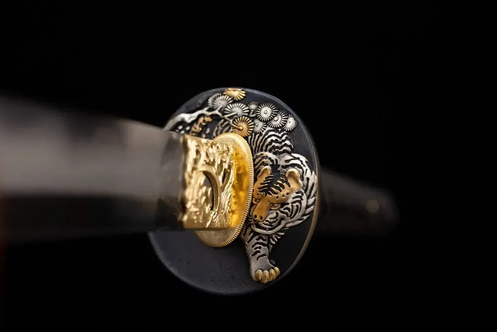 Front open‑work tiger‑beast‑king‑relief silver‑plated‑alloy katana hand‑guard close‑up
