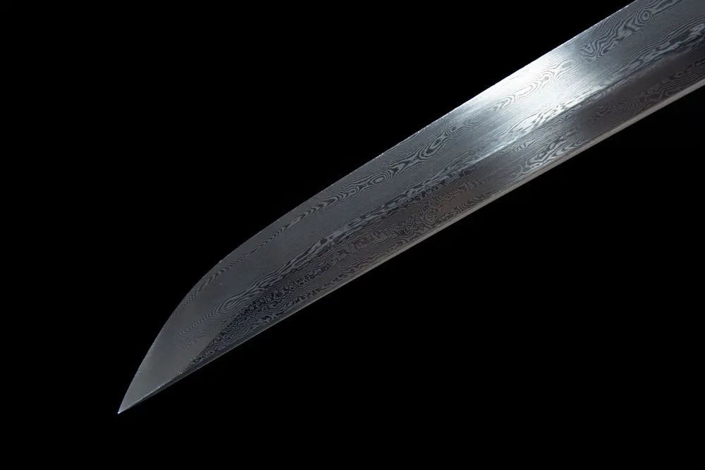 Sharp mini tanto kissaki tip close view