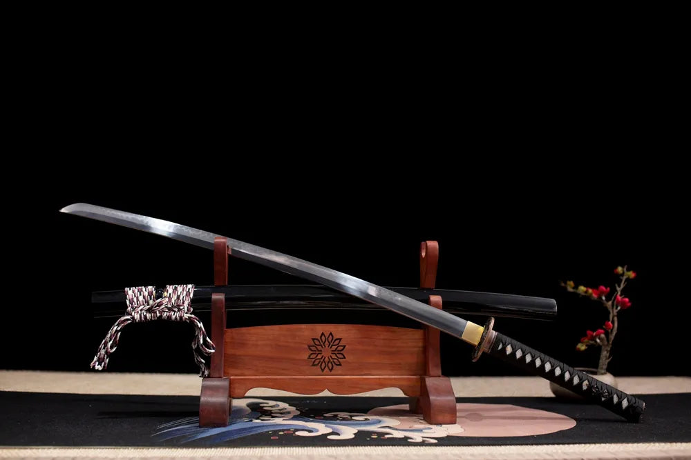 45‑angle open full‑size Black‑Whirlwind‑Katana minimalist matte‑black practical samurai katana two‑layer wooden stand front view