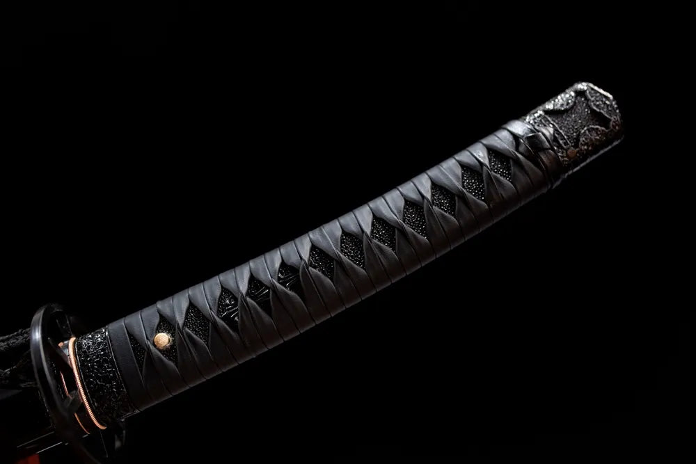 Full black diamond woven tsuka plain wheel tsuba front full shot