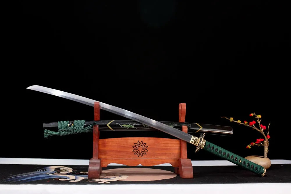 45‑angle open full‑size Vibrant‑Grasshopper‑Katana wild‑nature vivid grasshopper‑creature‑motif samurai katana two‑layer wooden stand front view