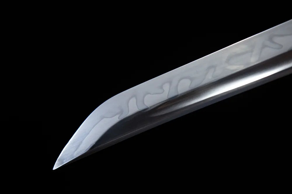 Sharp notarekomi kissaki blade tip close view