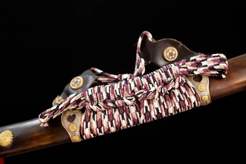 Thick burgundy‑crimson heavy‑braided sageo cord gilded‑vintage alloy fitting macro close‑up