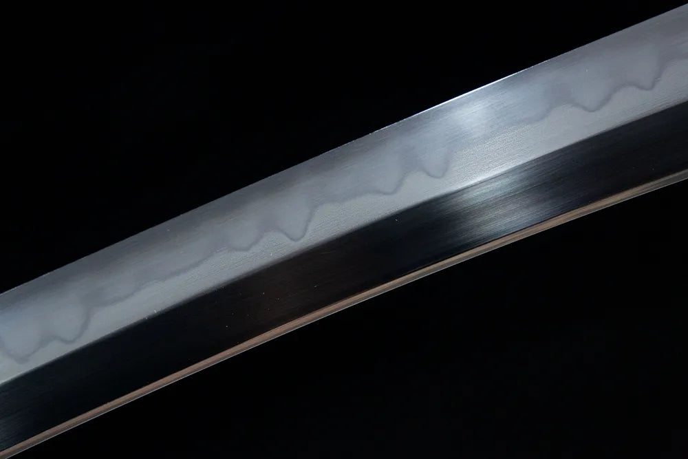 Middle long blade detail flawless full mirror plain polished surface