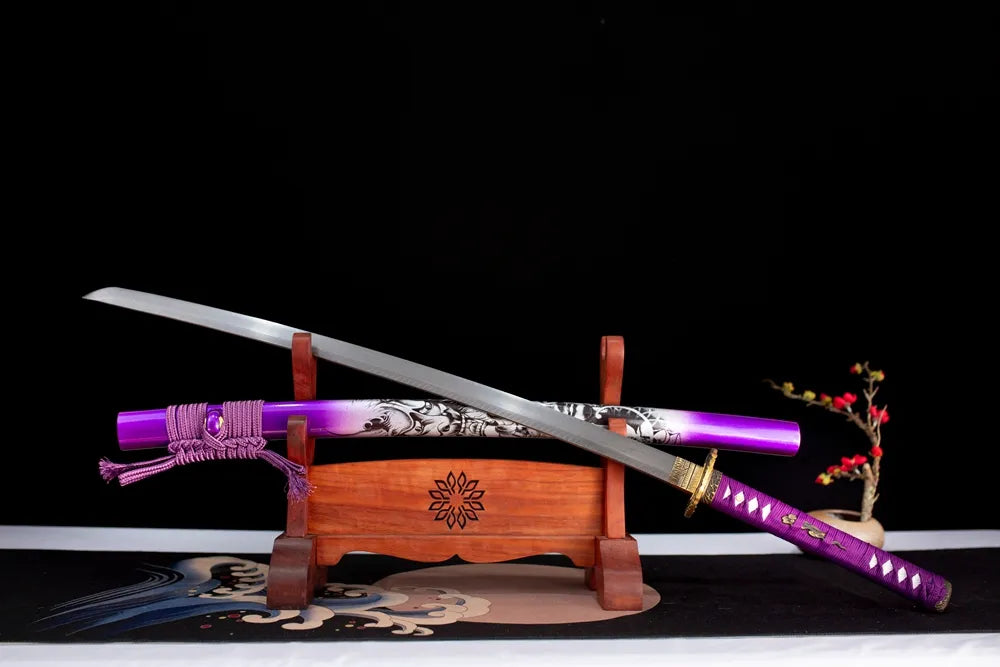 45‑angle open full‑size Purple‑Qi‑Haoran‑Katana purple‑qi‑aurora‑wuxia‑righteous‑motif samurai katana two‑layer wooden stand front view