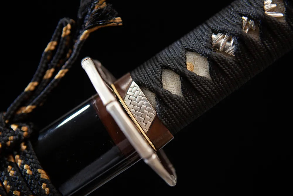 Silver bamboo carved grip ring close view