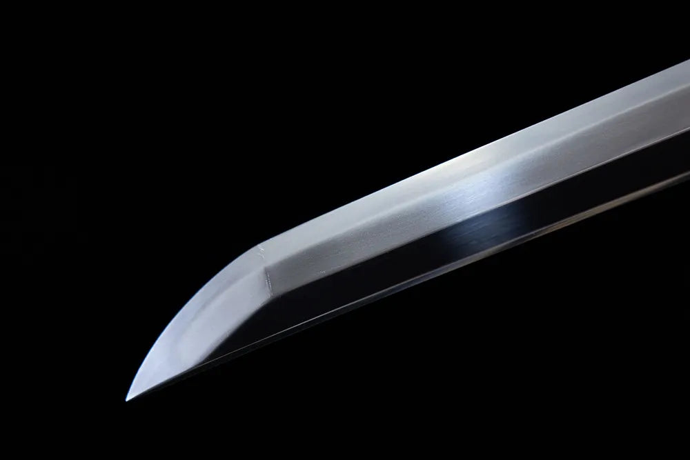 Sharp standard kissaki blade tip close view