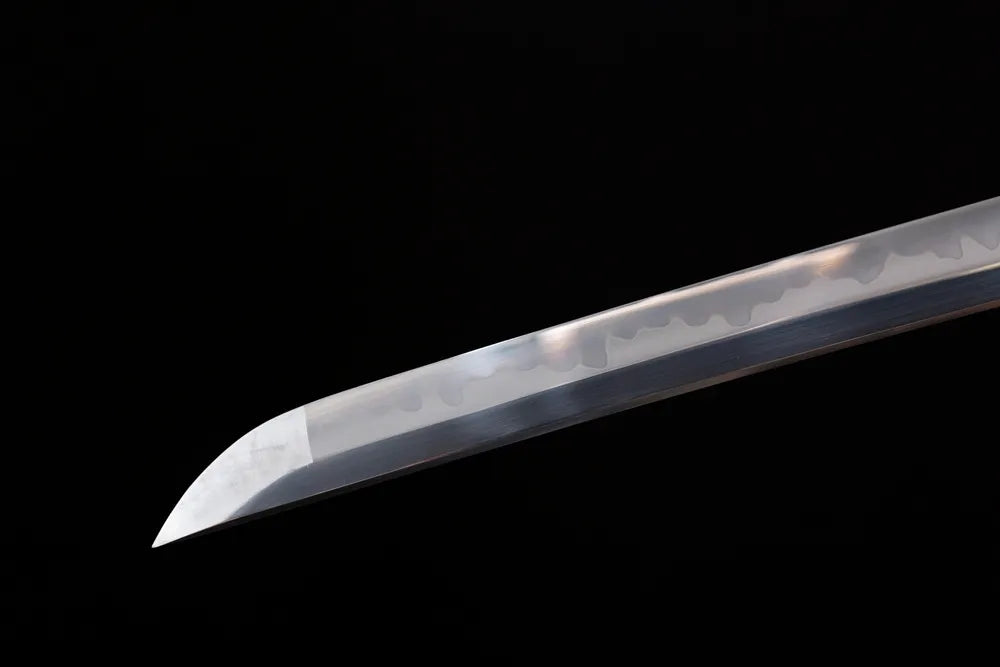 Chukissaki practical‑style kissaki tip of Qianxi‑Katana blade close‑up view
