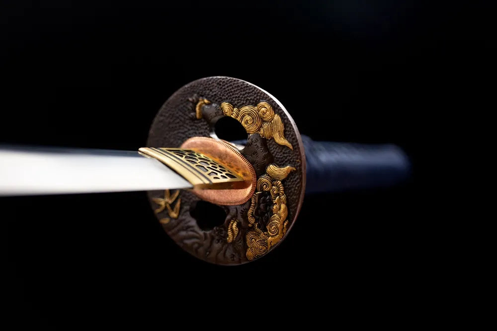 Front dual-sided golden lion cloud bronze hand guard