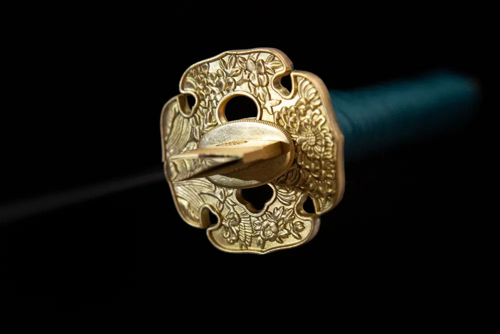 Front hollow golden flower carved hand guard
