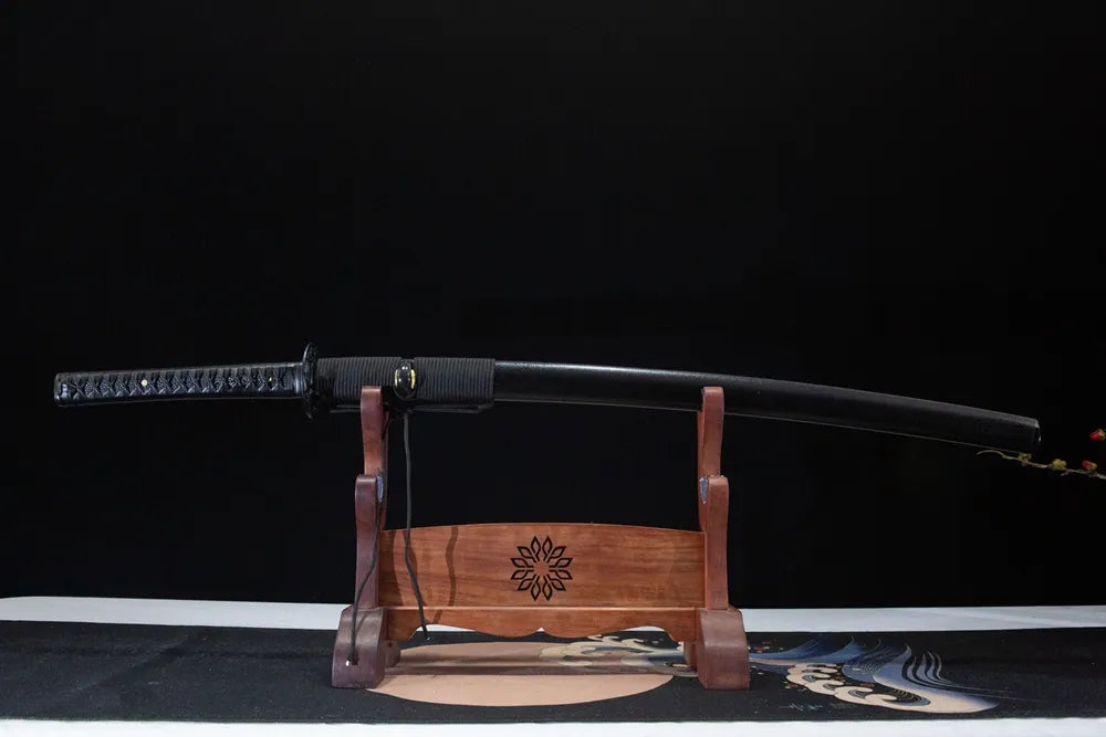Horizontal front display military combat style disassemblable matte black T10 tactical katana
