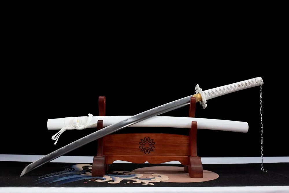 The overall picture shows the white blade pointing towards the bottom left