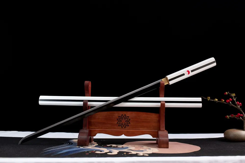 The overall picture of the white blade with the tip facing the lower left corner