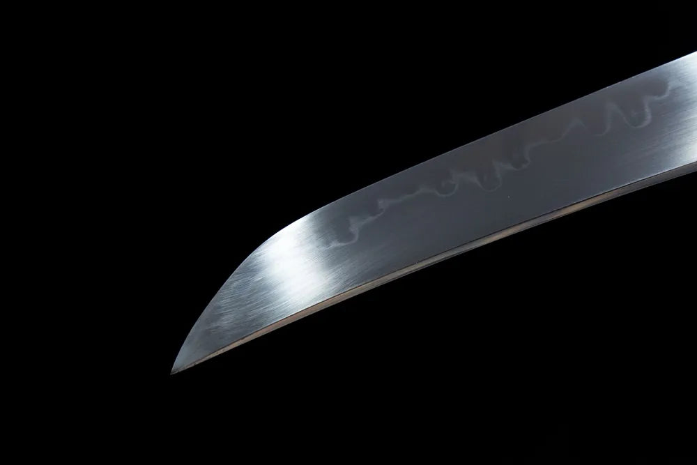 Sharp tanto tip close shot